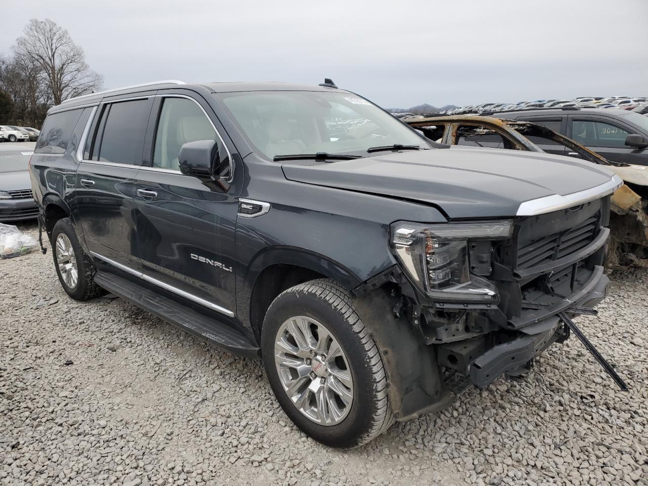 2022 GMC Yukon - Image 4