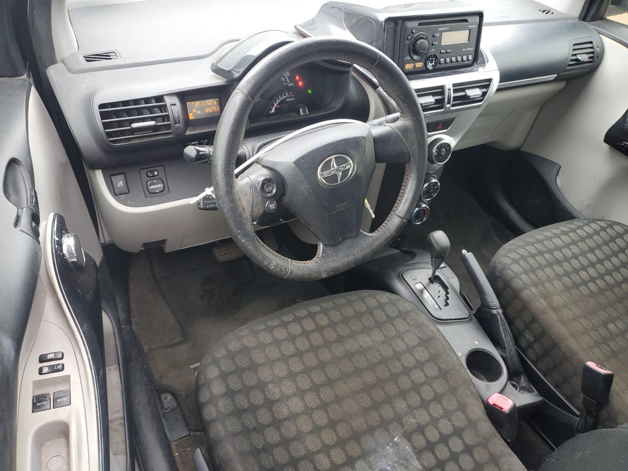 2013 Toyota iQ - Image 8