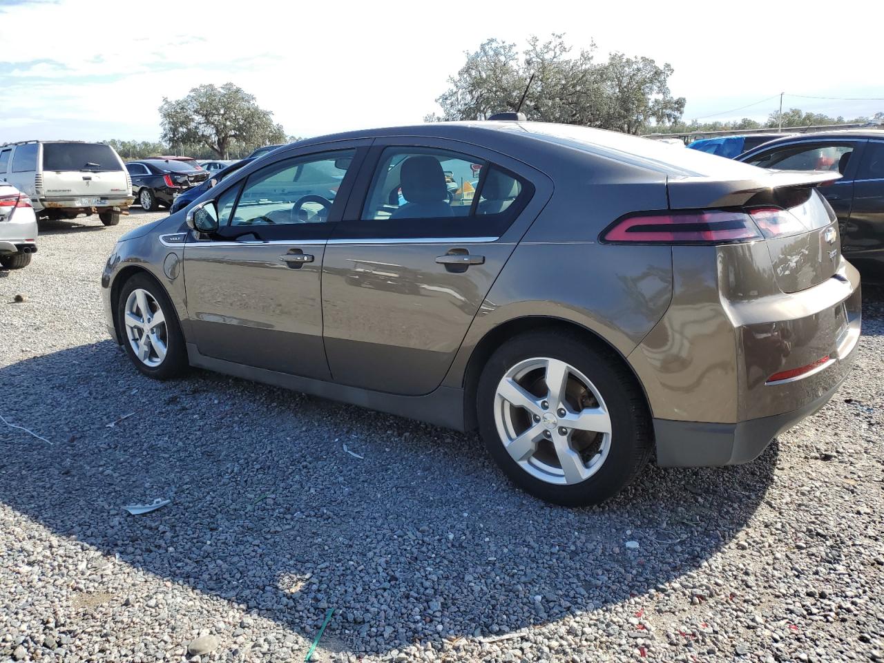 2015 Chevrolet Volt - Image 2