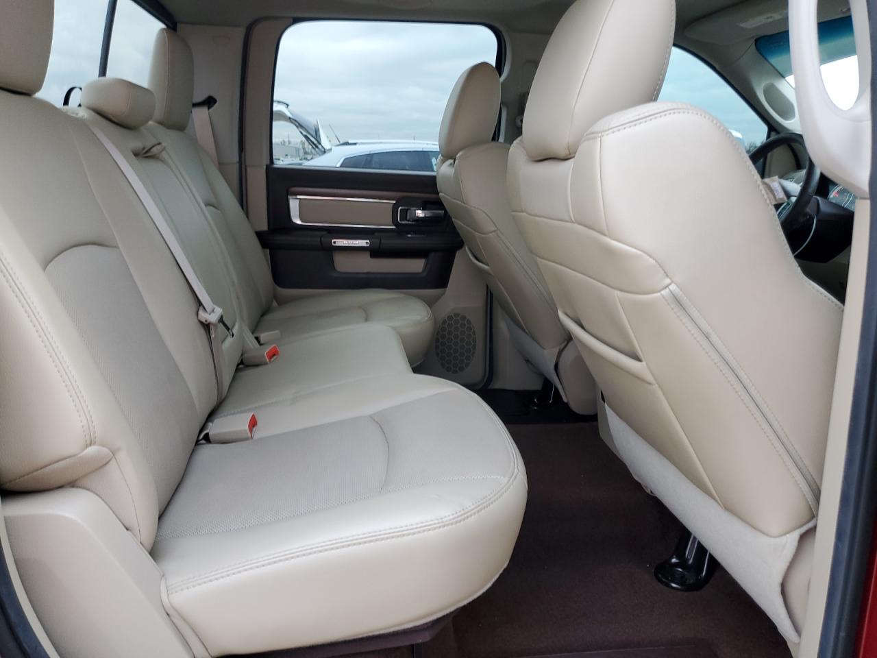 2014 RAM 1500 - Image 10
