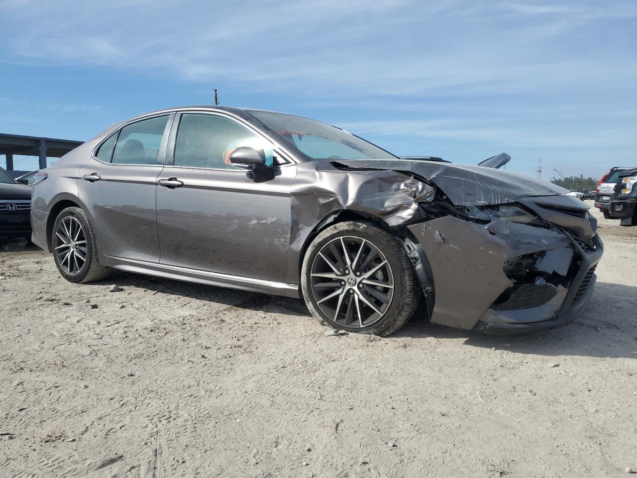 2022 Toyota Camry - Image 4