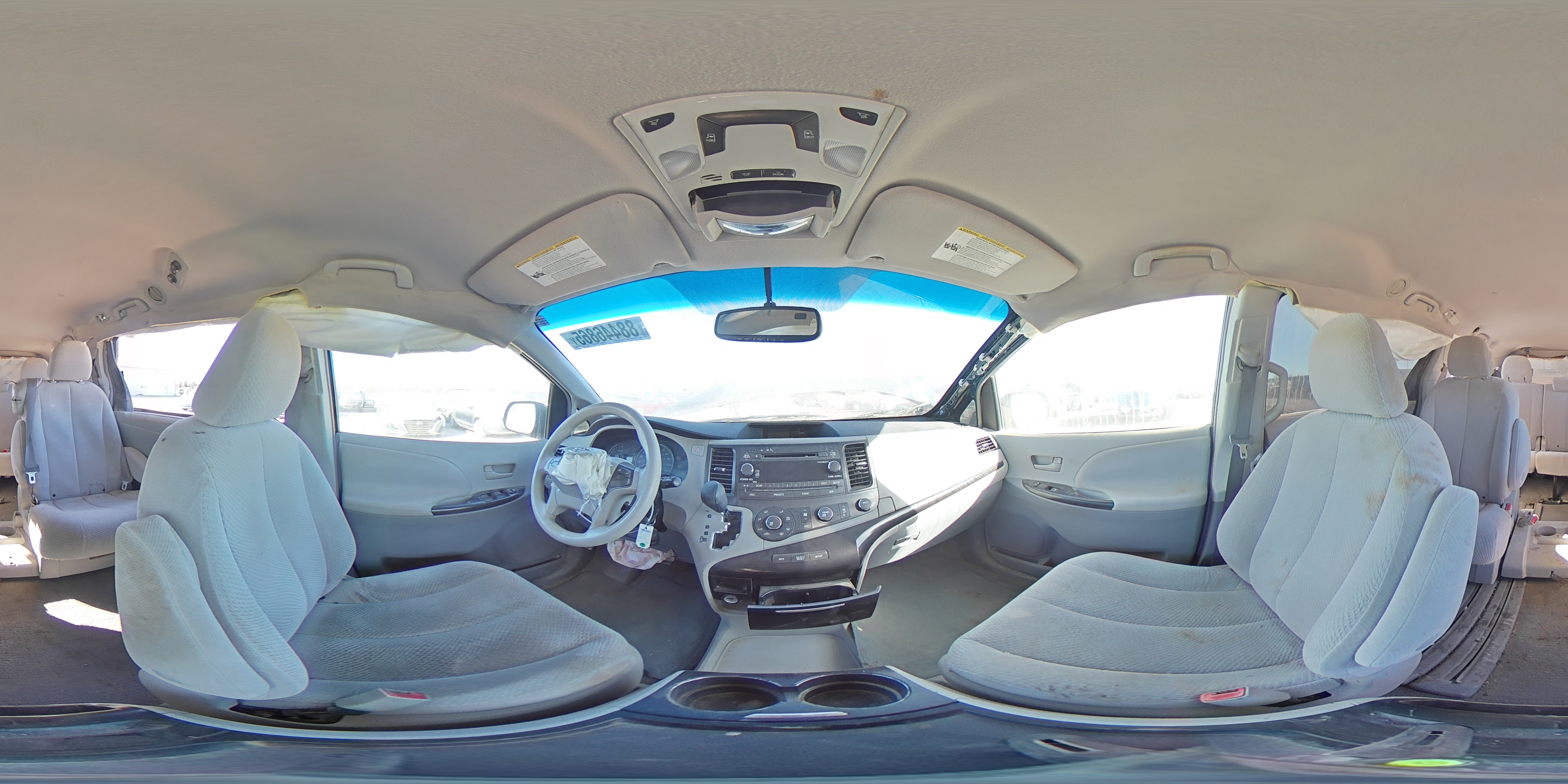 2011 Toyota Sienna - Image 14