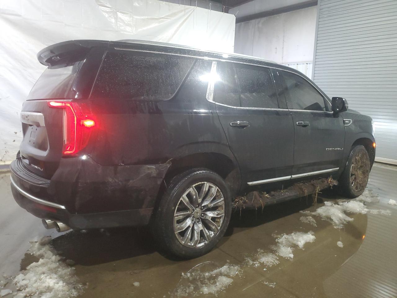 2021 GMC Yukon - Image 3