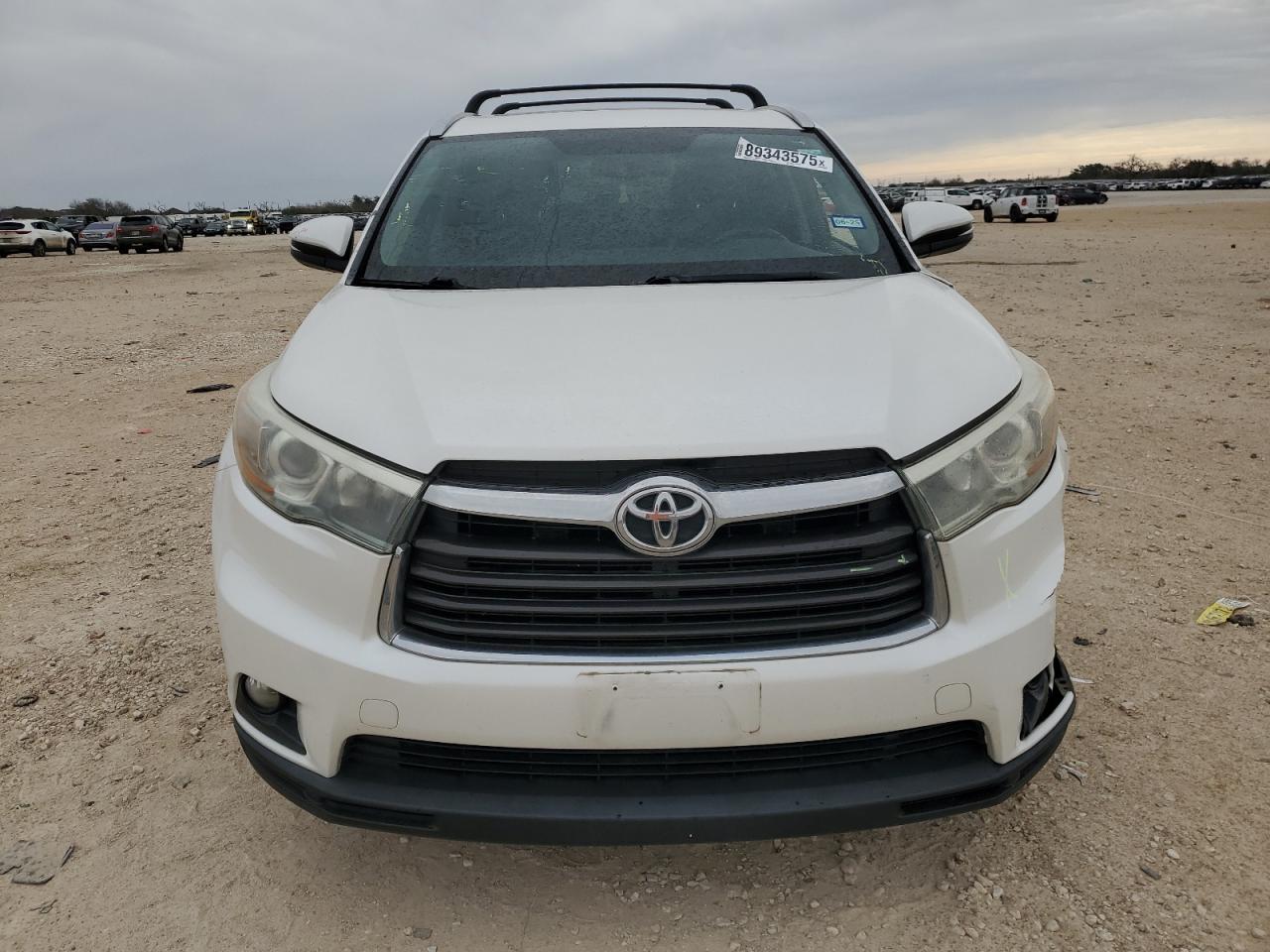 2015 Toyota Highlander - Image 5