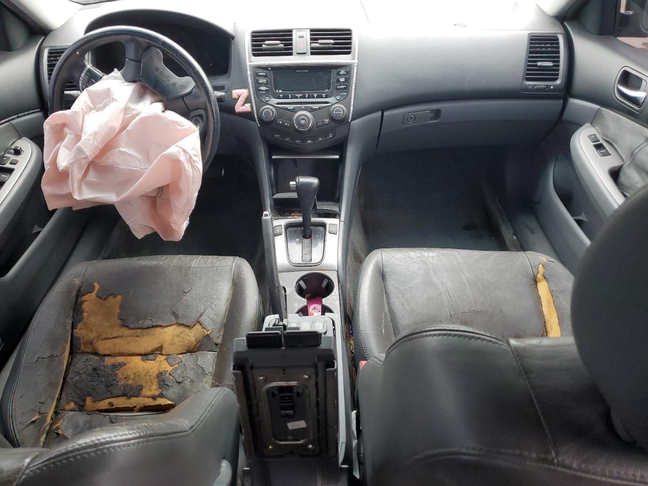 2004 Honda Accord - Image 8