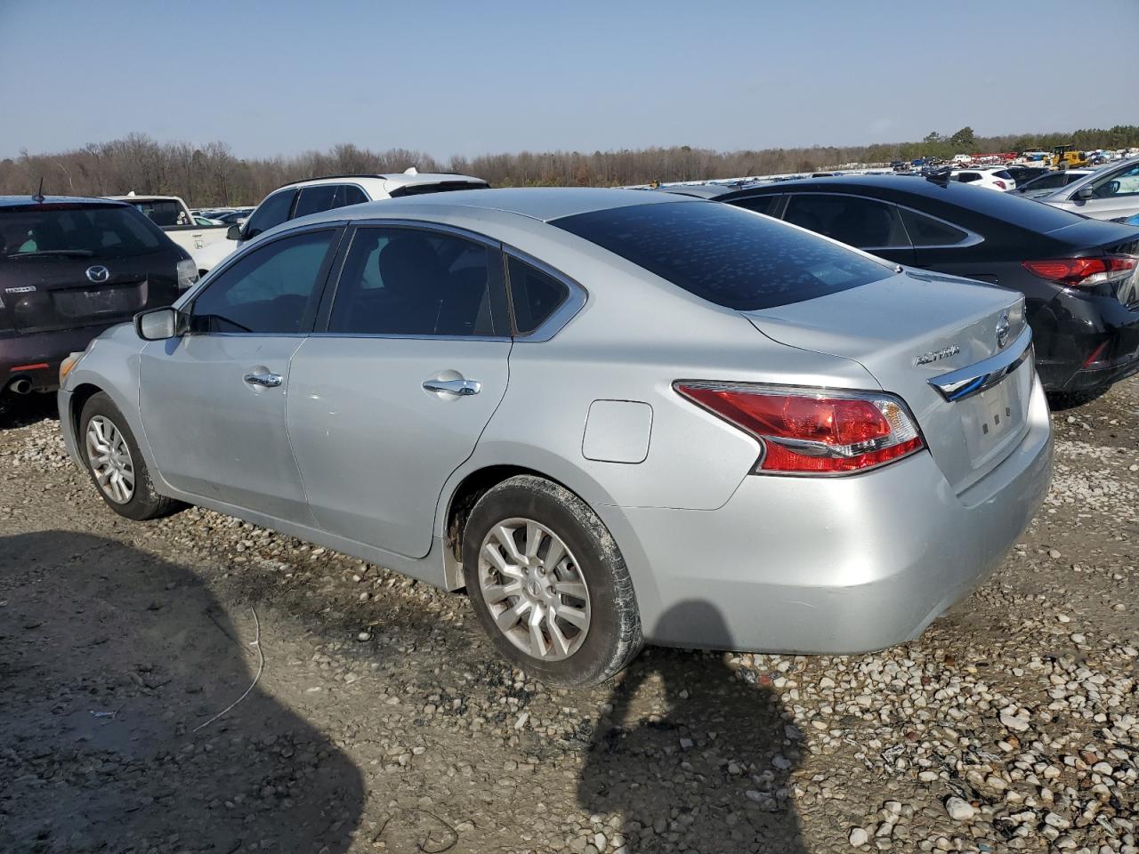 2015 Nissan Altima - Image 2