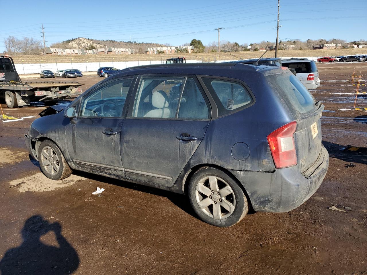 2007 Kia Rondo - Image 2