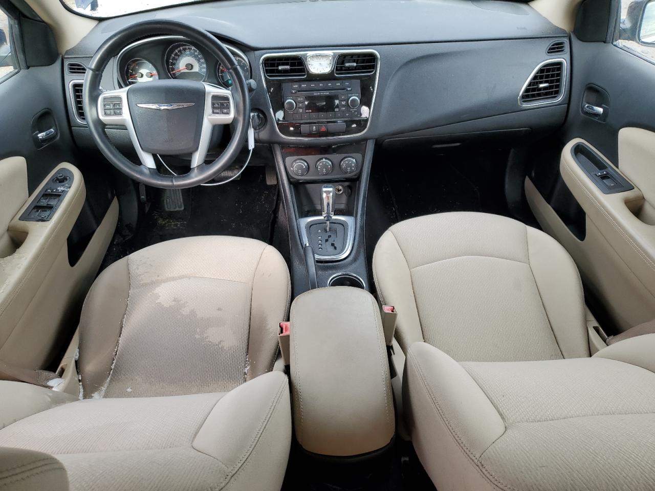 2013 Chrysler 200 - Image 8