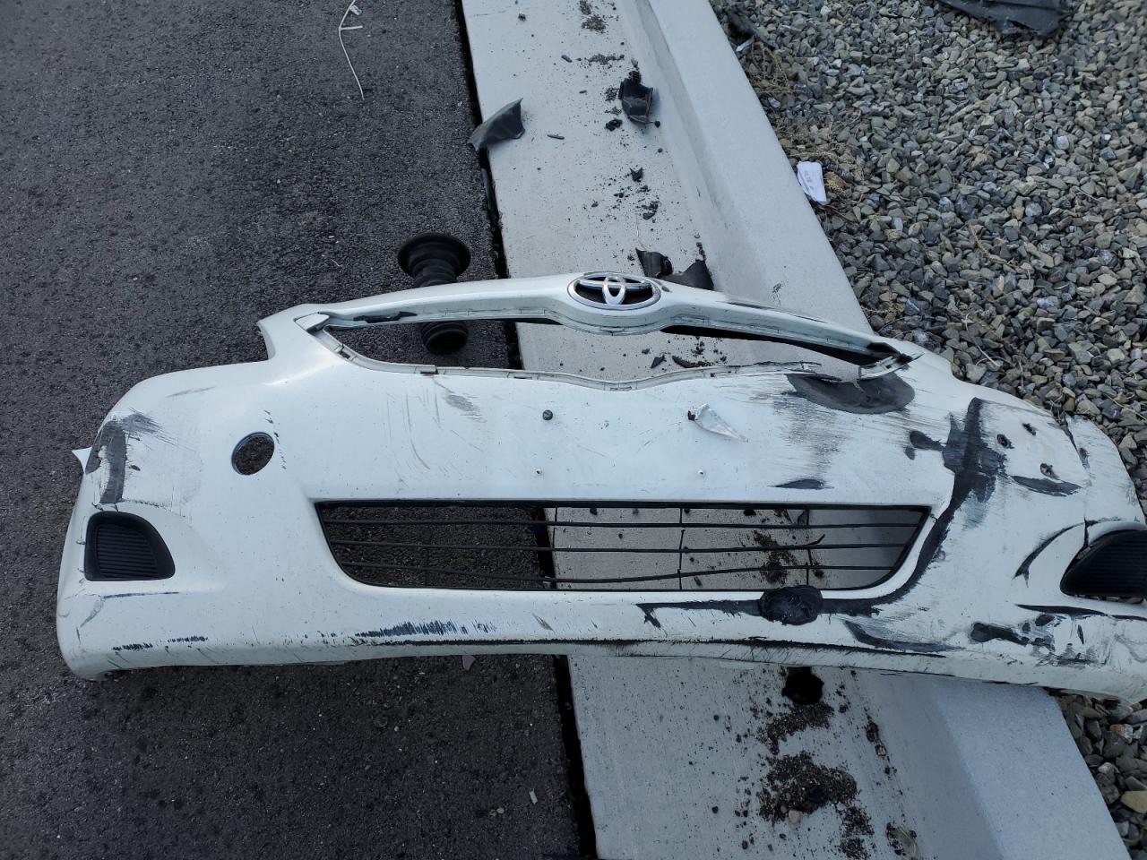 2008 Toyota Yaris VIN: JTDBT923884015040 Lot: 87015164