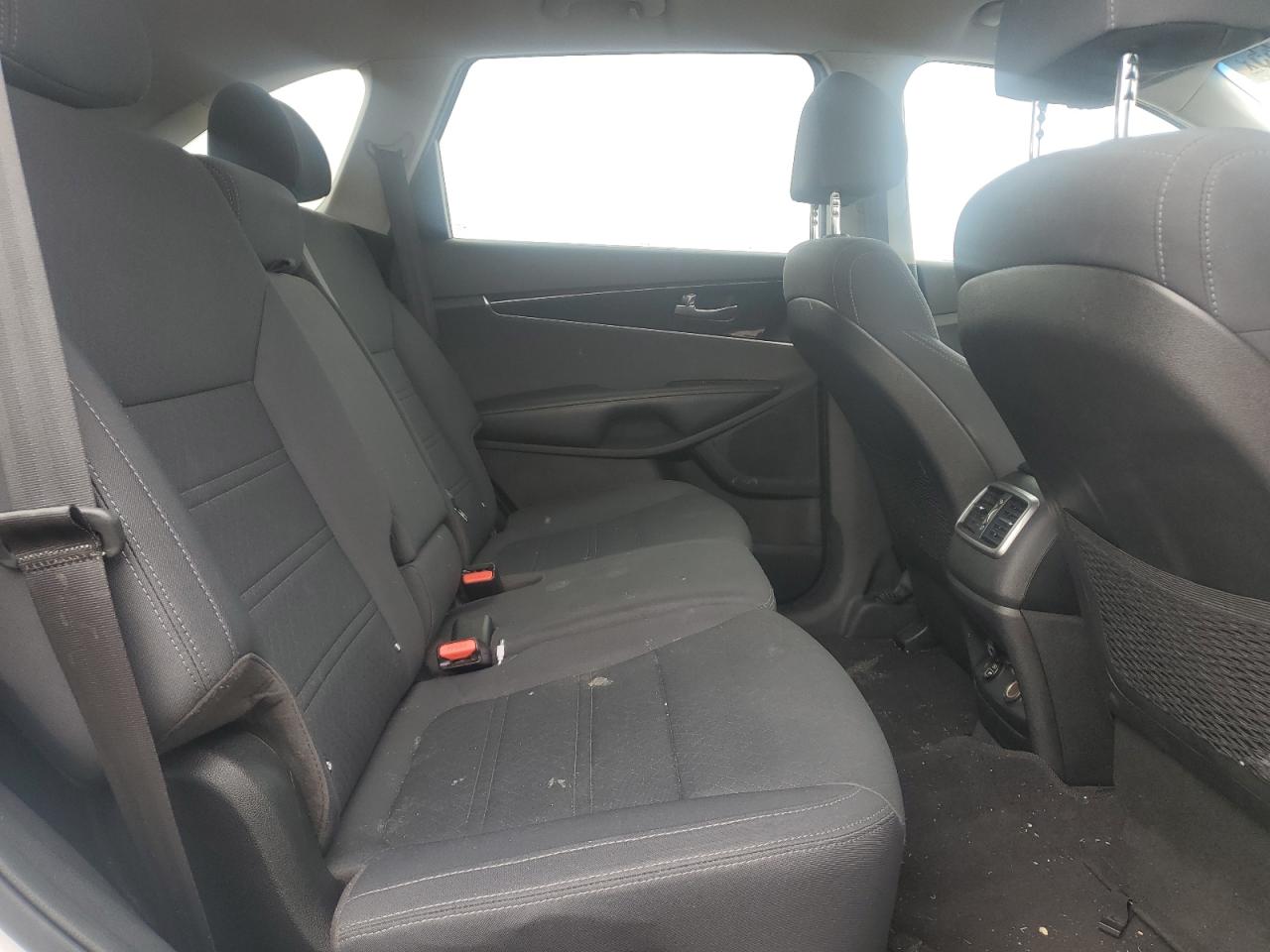 2018 Kia Sorento - Image 12