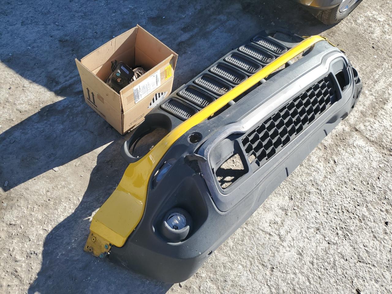 2018 Jeep Renegade - Image 12