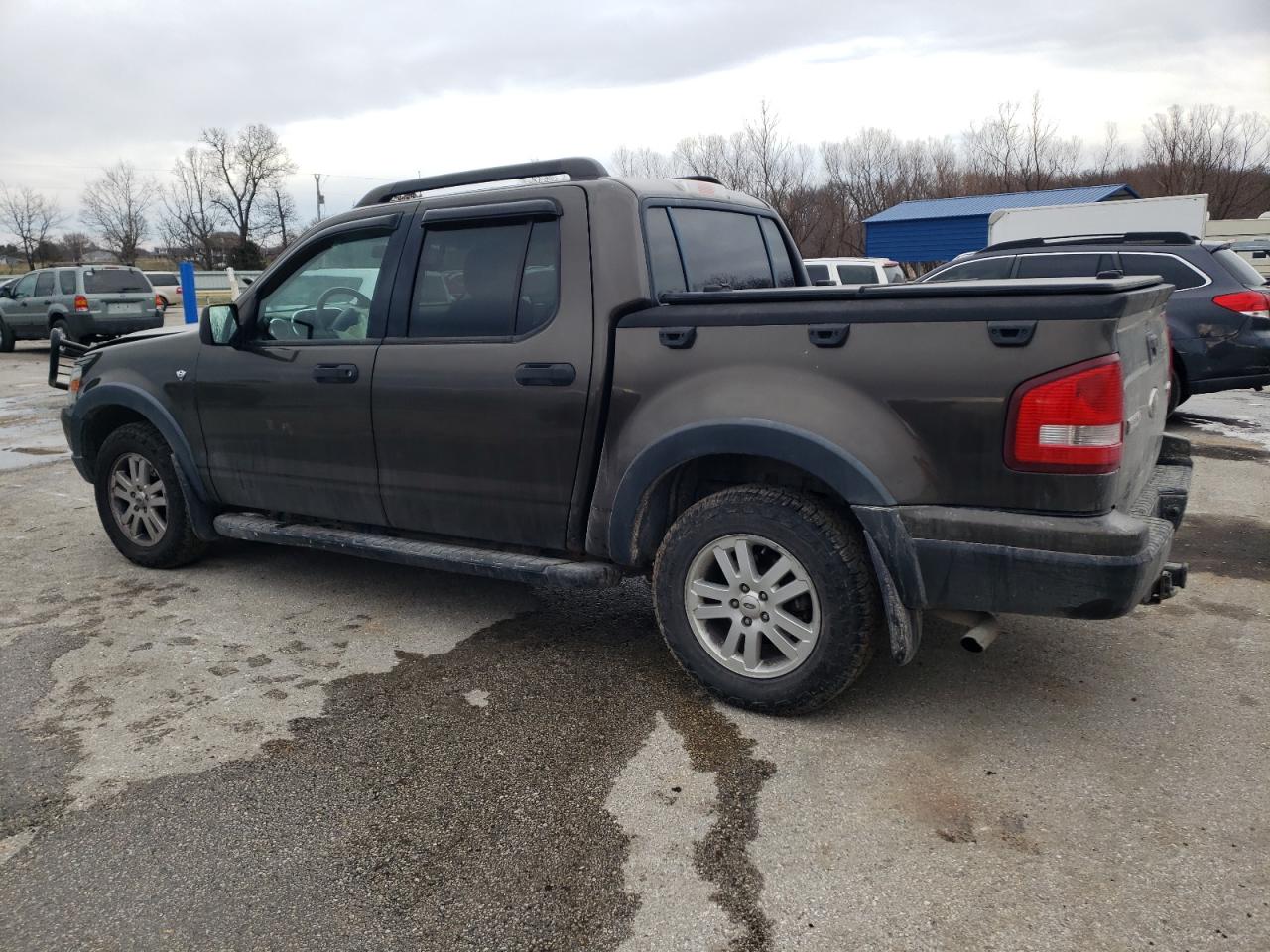 2008 Ford Explorer - Image 2