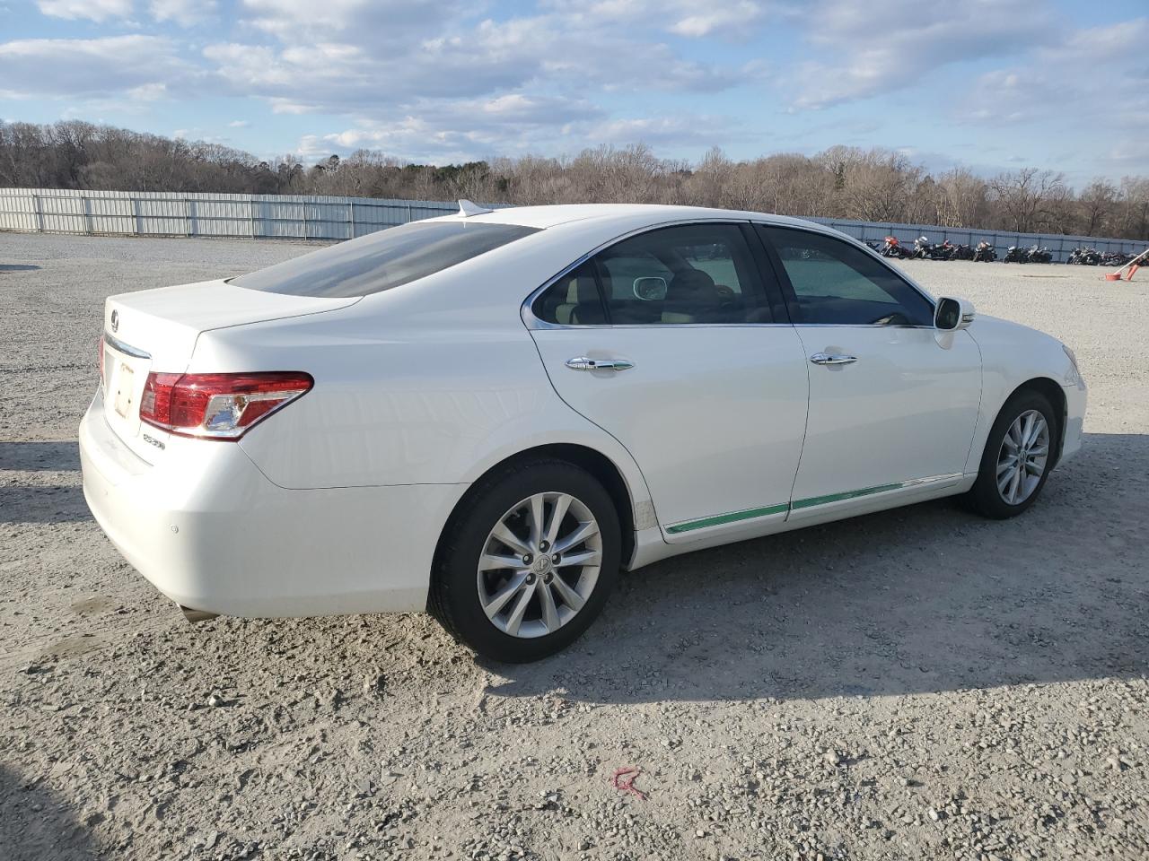 2010 Lexus ES - Image 3