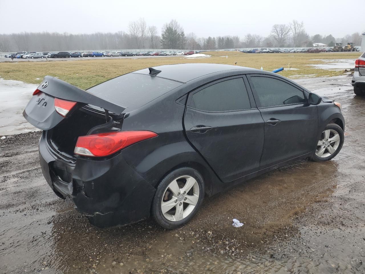 2013 Hyundai Elantra - Image 3