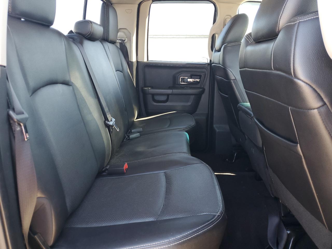 2015 RAM 1500 - Image 10
