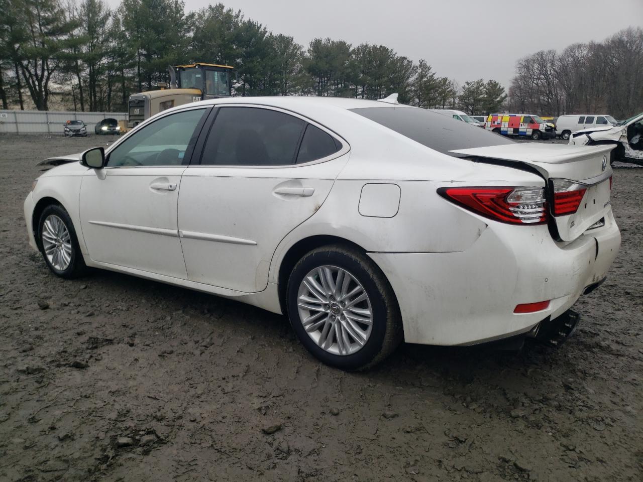 2014 Lexus ES - Image 2