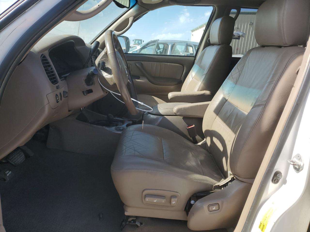 2003 Toyota Sequoia - Image 7