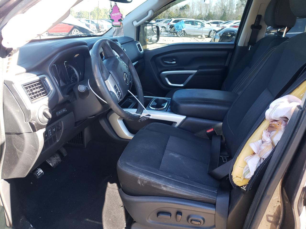 2017 Nissan Titan - Image 7