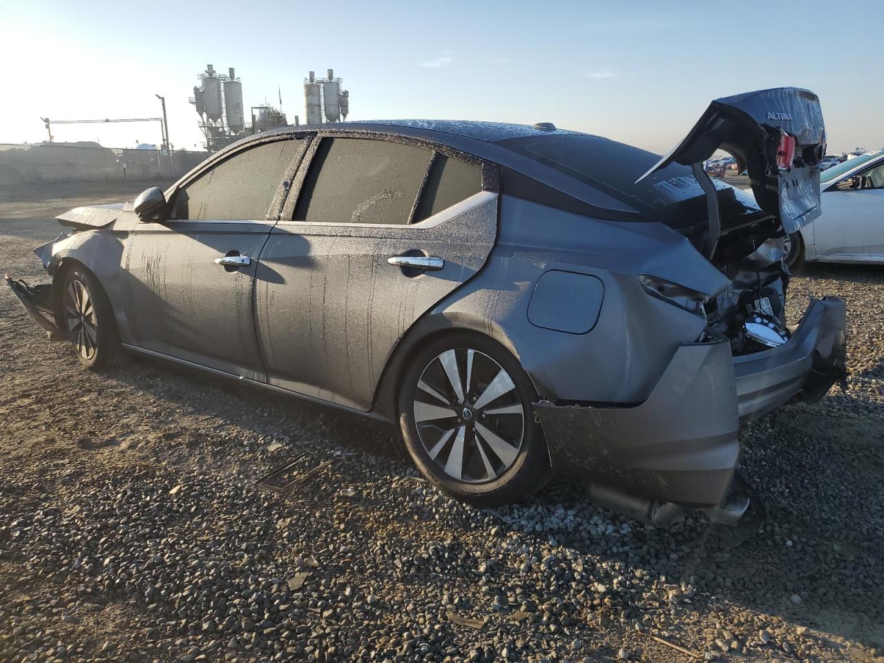 2019 Nissan Altima - Image 2
