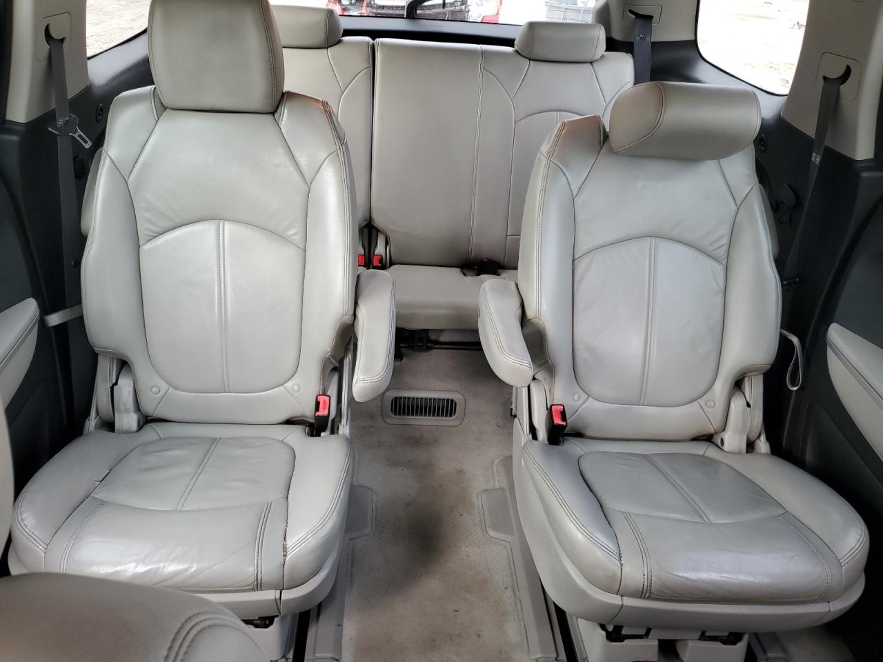 2012 GMC Acadia - Image 10