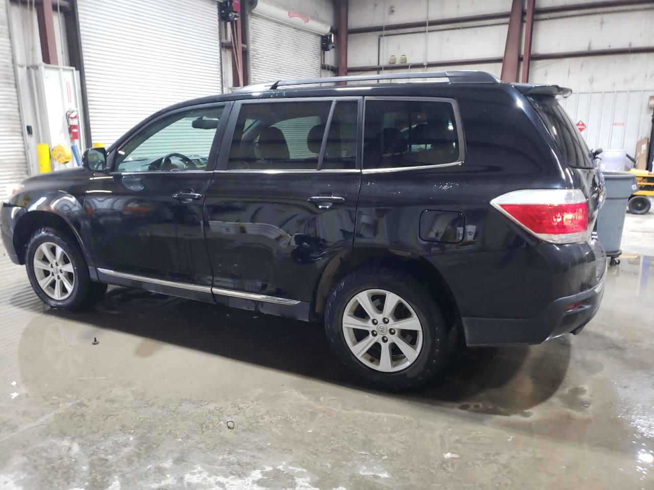 2013 Toyota Highlander - Image 2