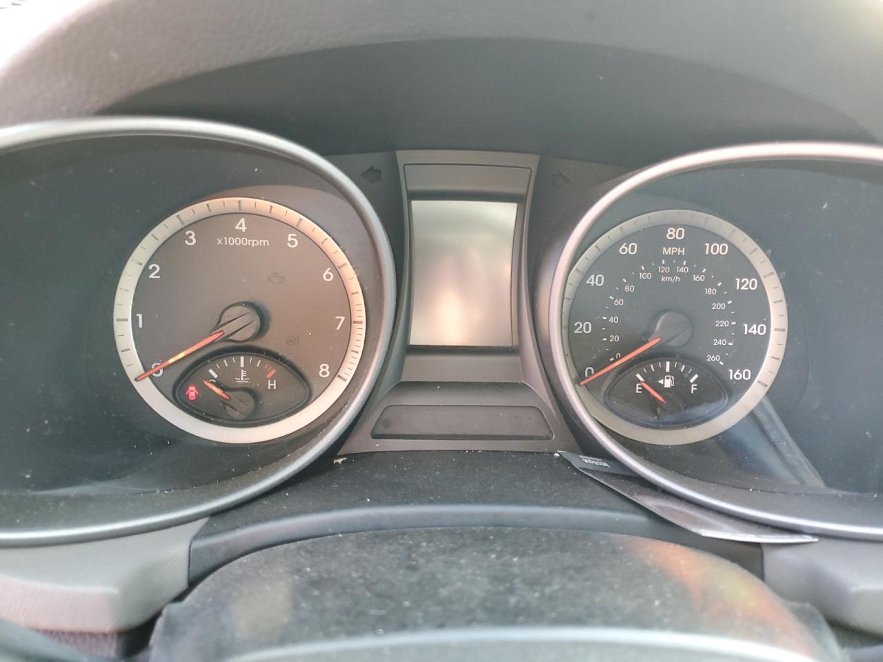 2016 Hyundai Santa Fe - Image 9