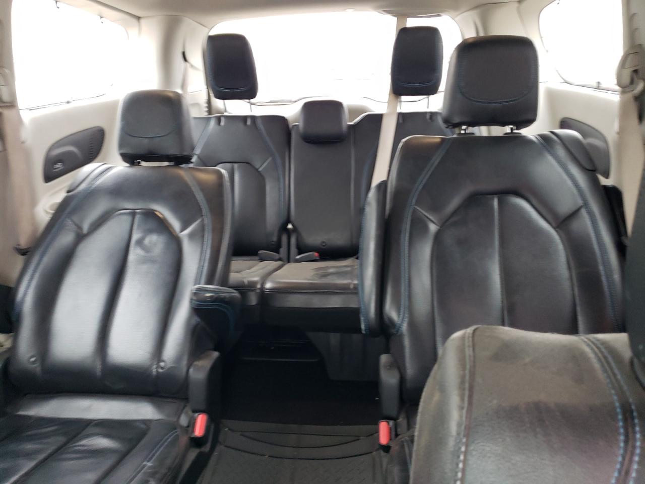 2021 Chrysler Pacifica - Image 10