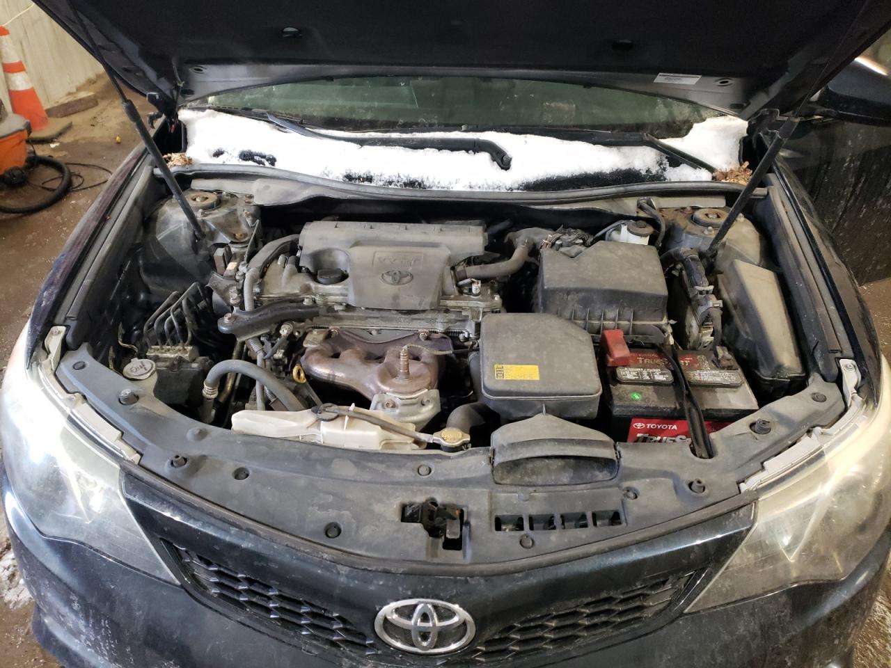 2013 Toyota Camry - Image 11