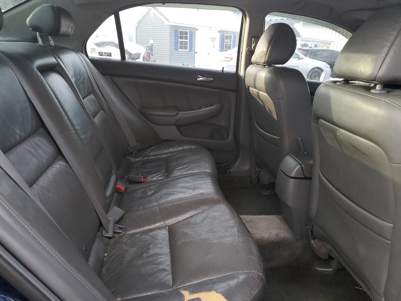 2004 Honda Accord - Image 10