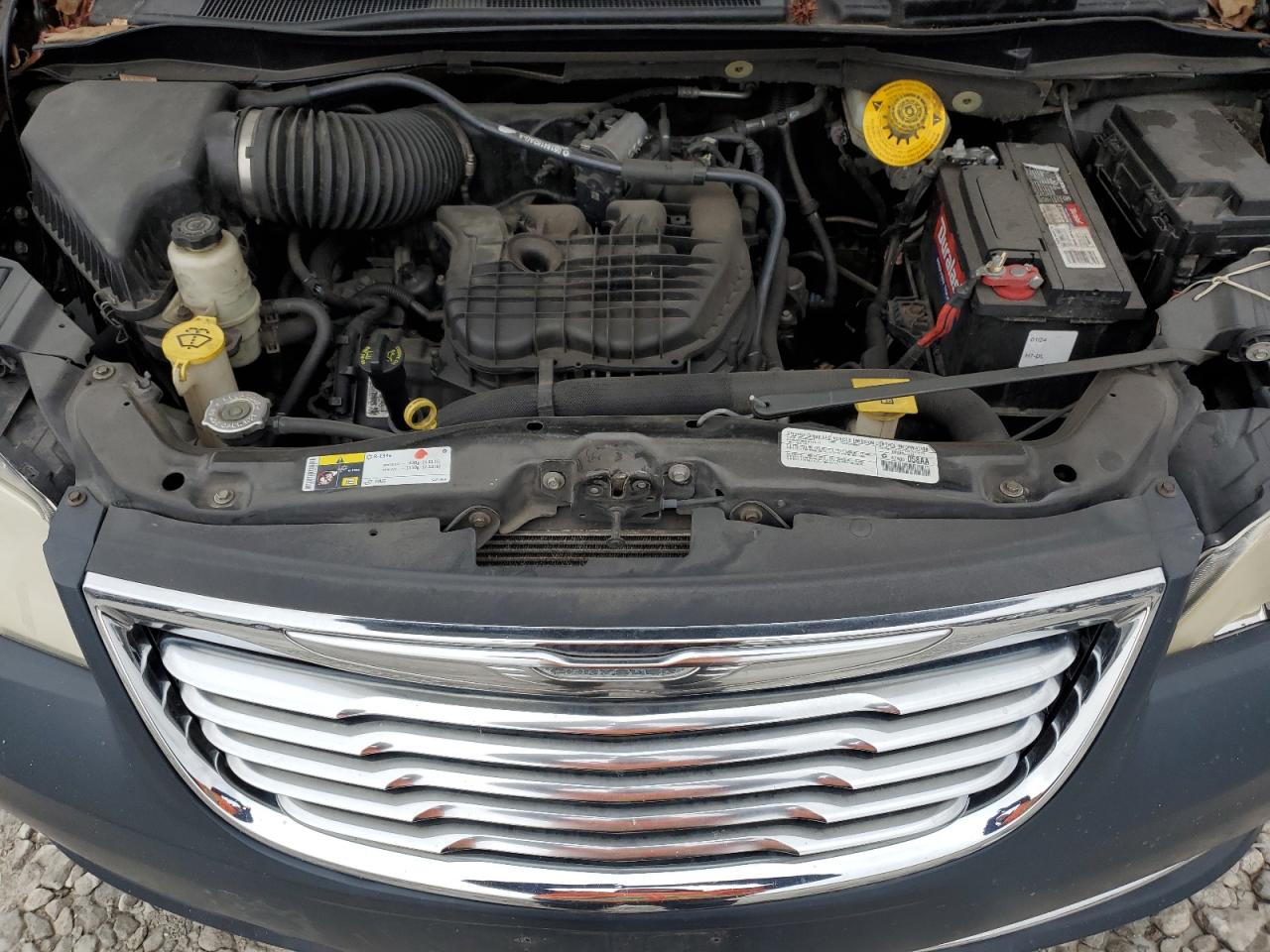 2014 Chrysler Town & Country - Image 12
