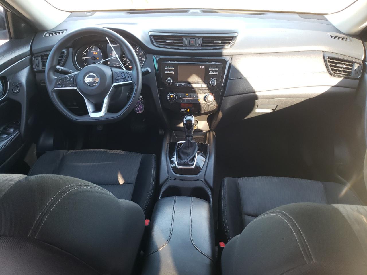 2017 Nissan Rogue - Image 8