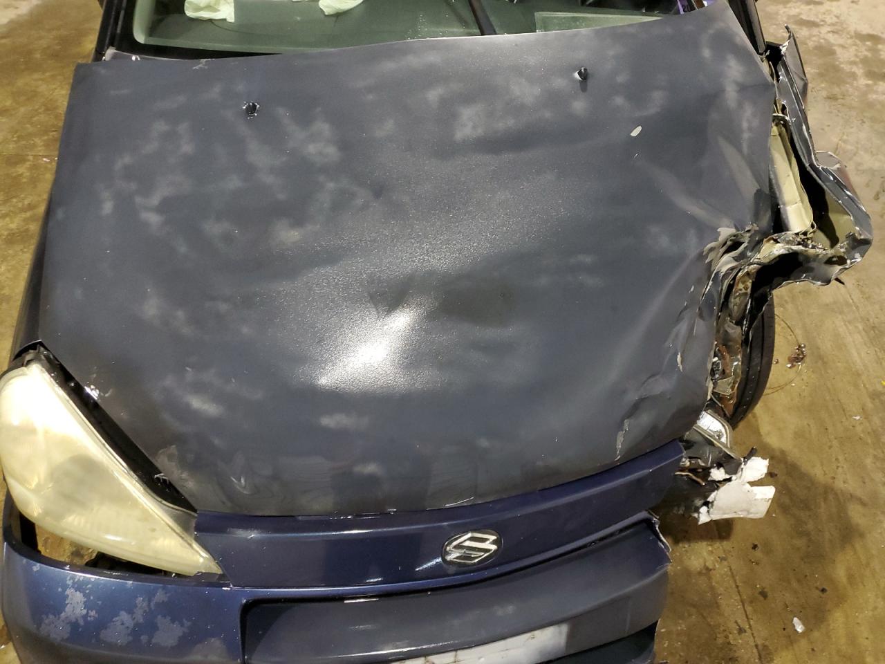 2003 Suzuki Aerio - Image 11
