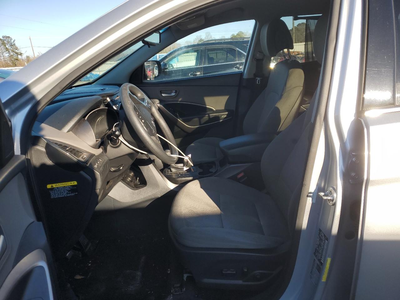 2016 Hyundai Santa Fe - Image 7