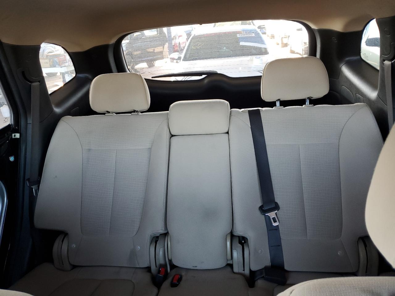 2012 Hyundai Santa Fe - Image 10