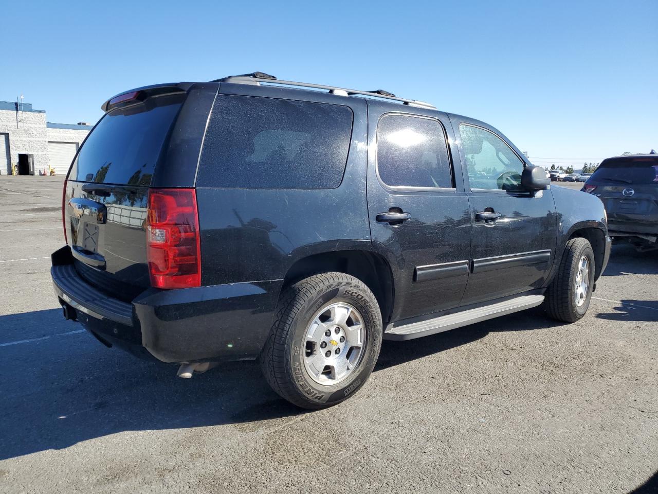 2010 Chevrolet Tahoe - Image 3