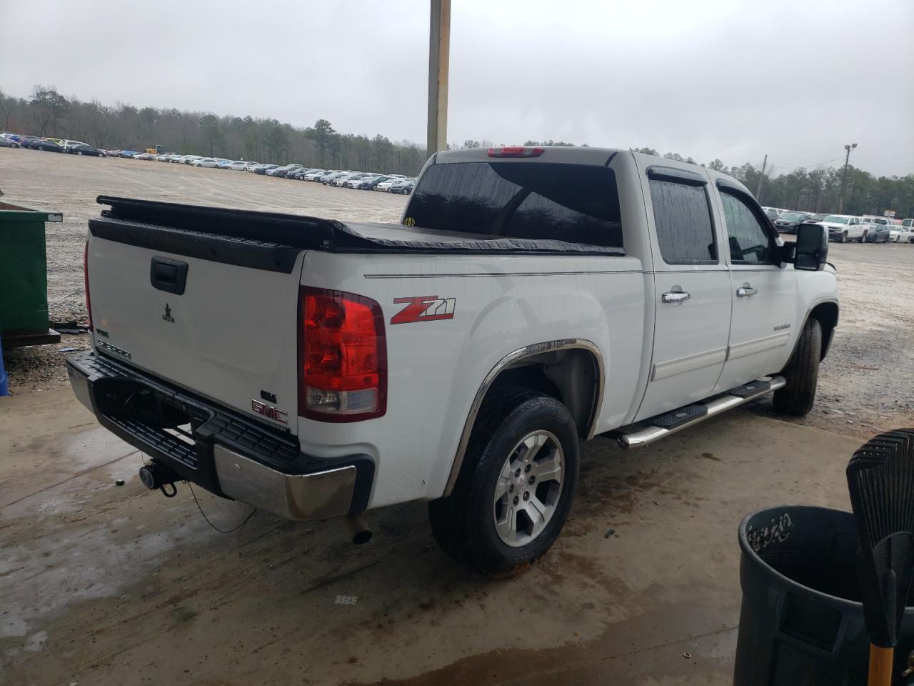 2011 GMC Sierra - Image 3