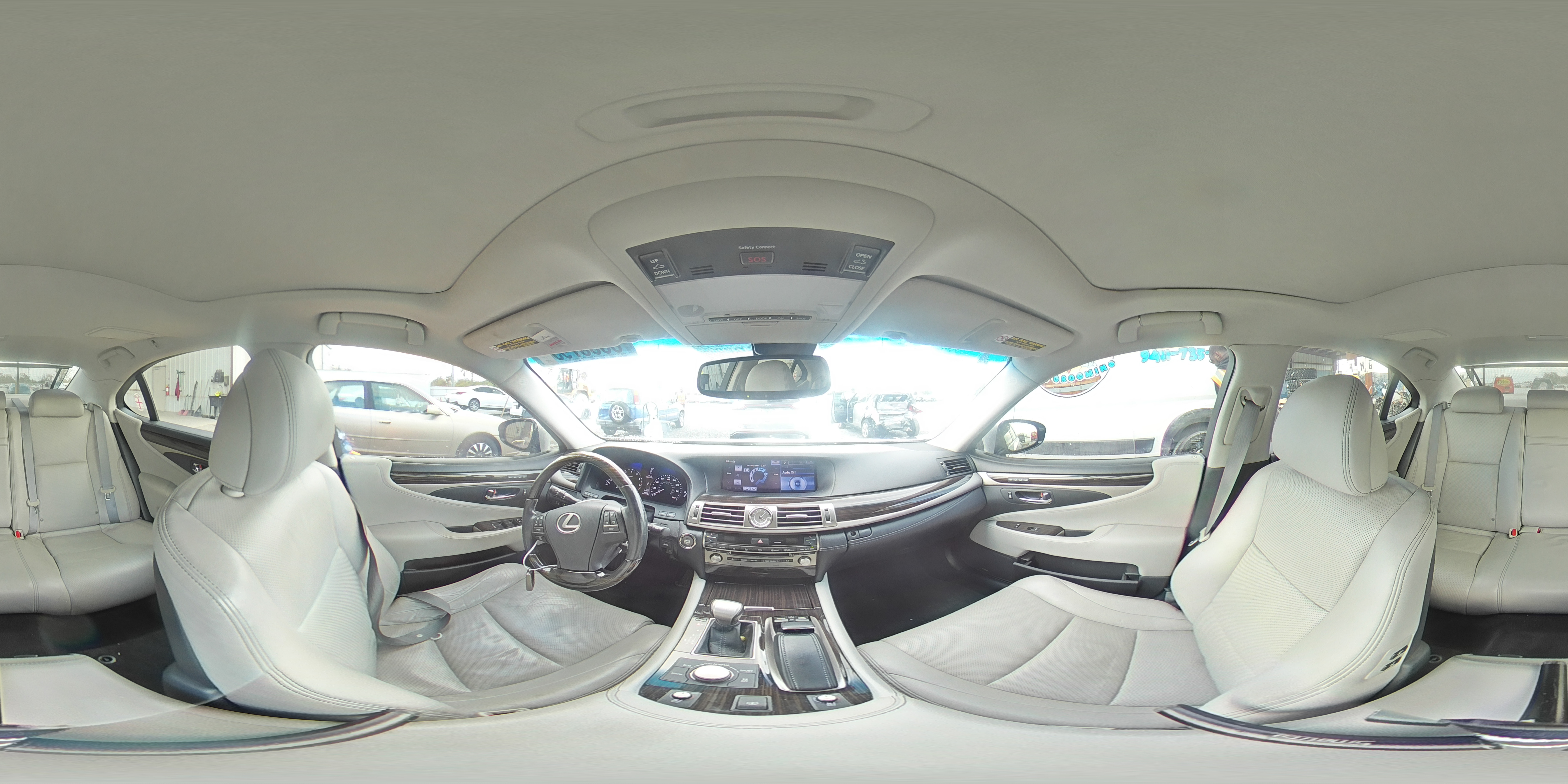 2013 Lexus LS - Image 14