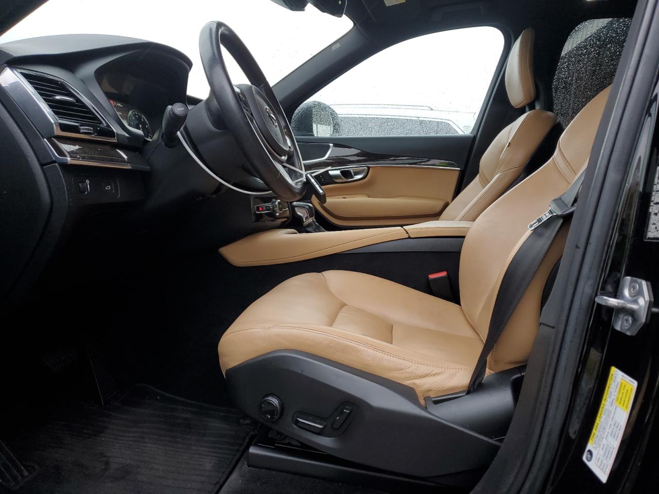 2017 Volvo XC90 - Image 7