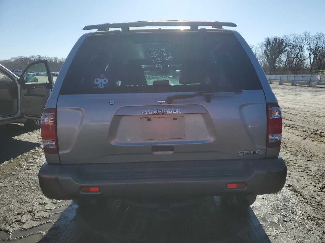 2001 Nissan Pathfinder - Image 6