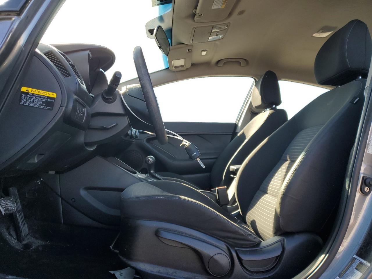 2016 Kia Forte - Image 7