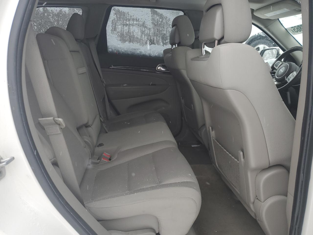 2011 Jeep Grand Cherokee - Image 12