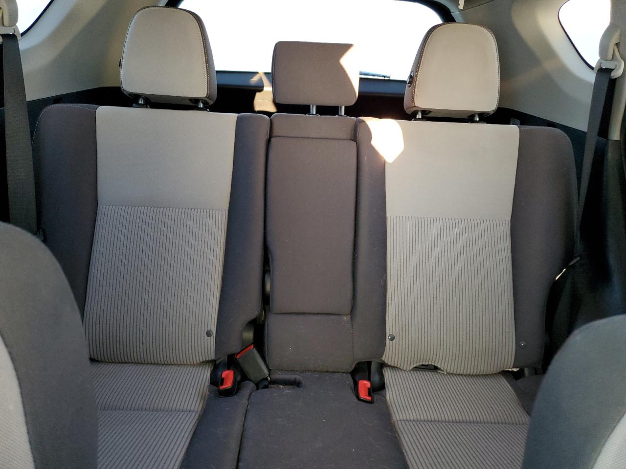 2015 Toyota RAV 4 - Image 10