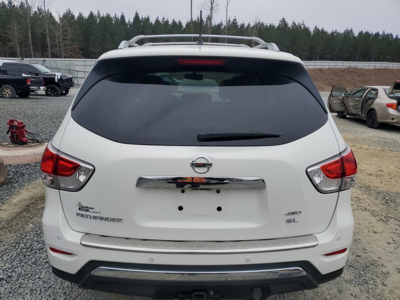 2014 Nissan Pathfinder - Image 6