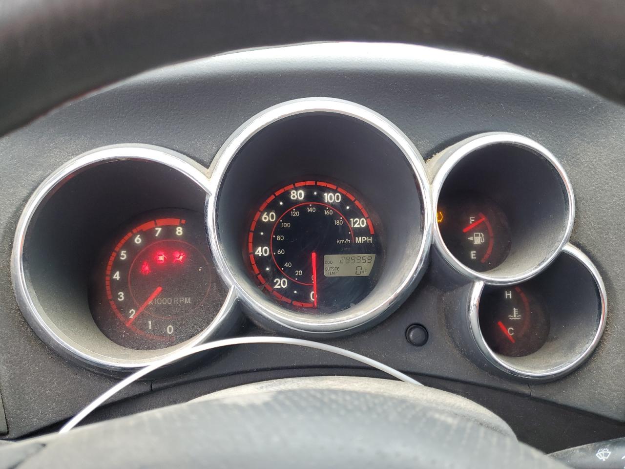 2005 Pontiac Vibe - Image 9