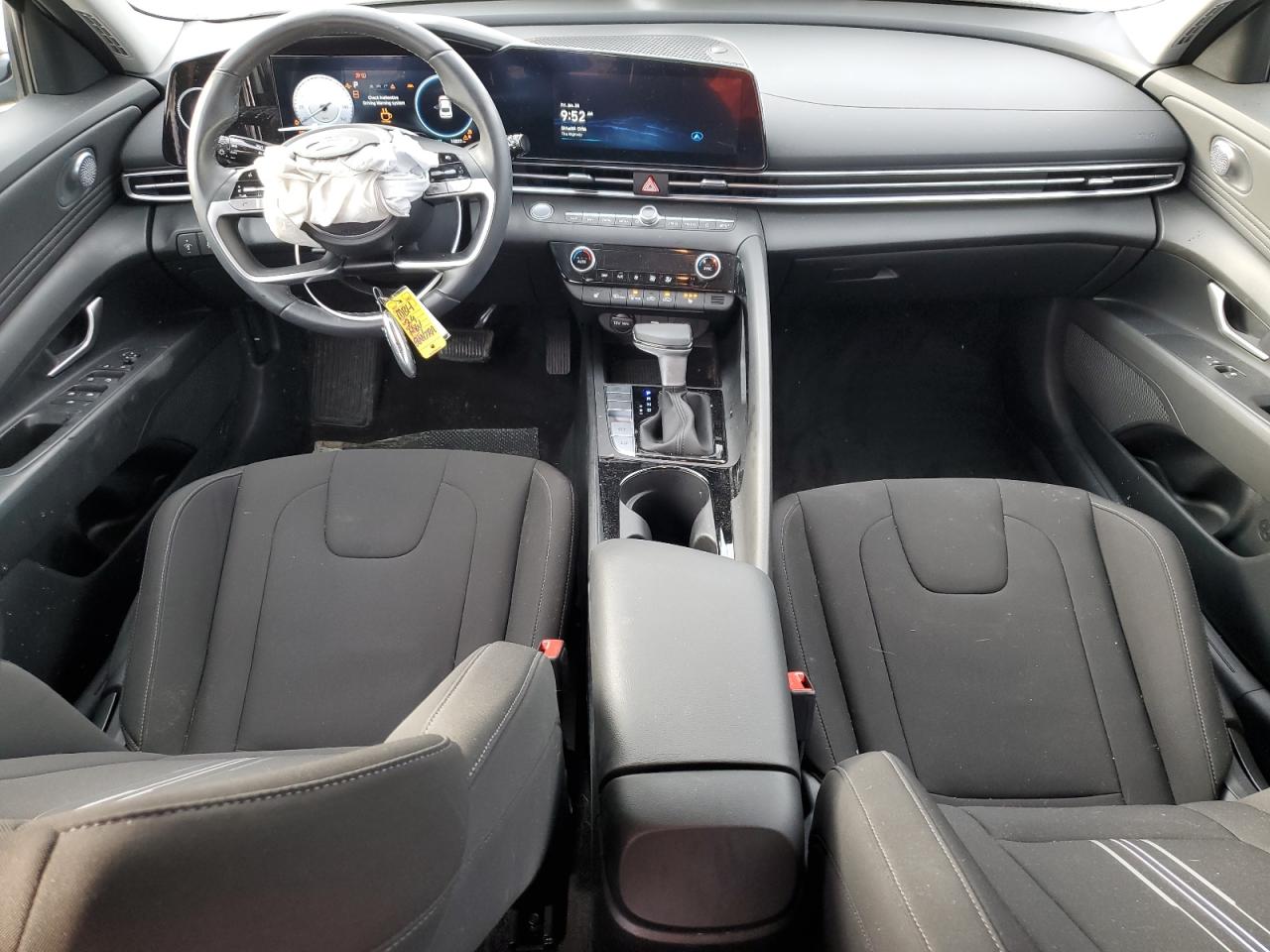 2024 Hyundai Elantra - Image 8