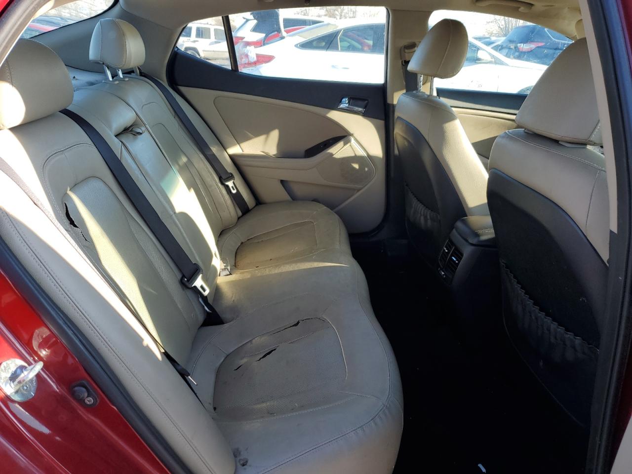 2011 Kia Optima - Image 10
