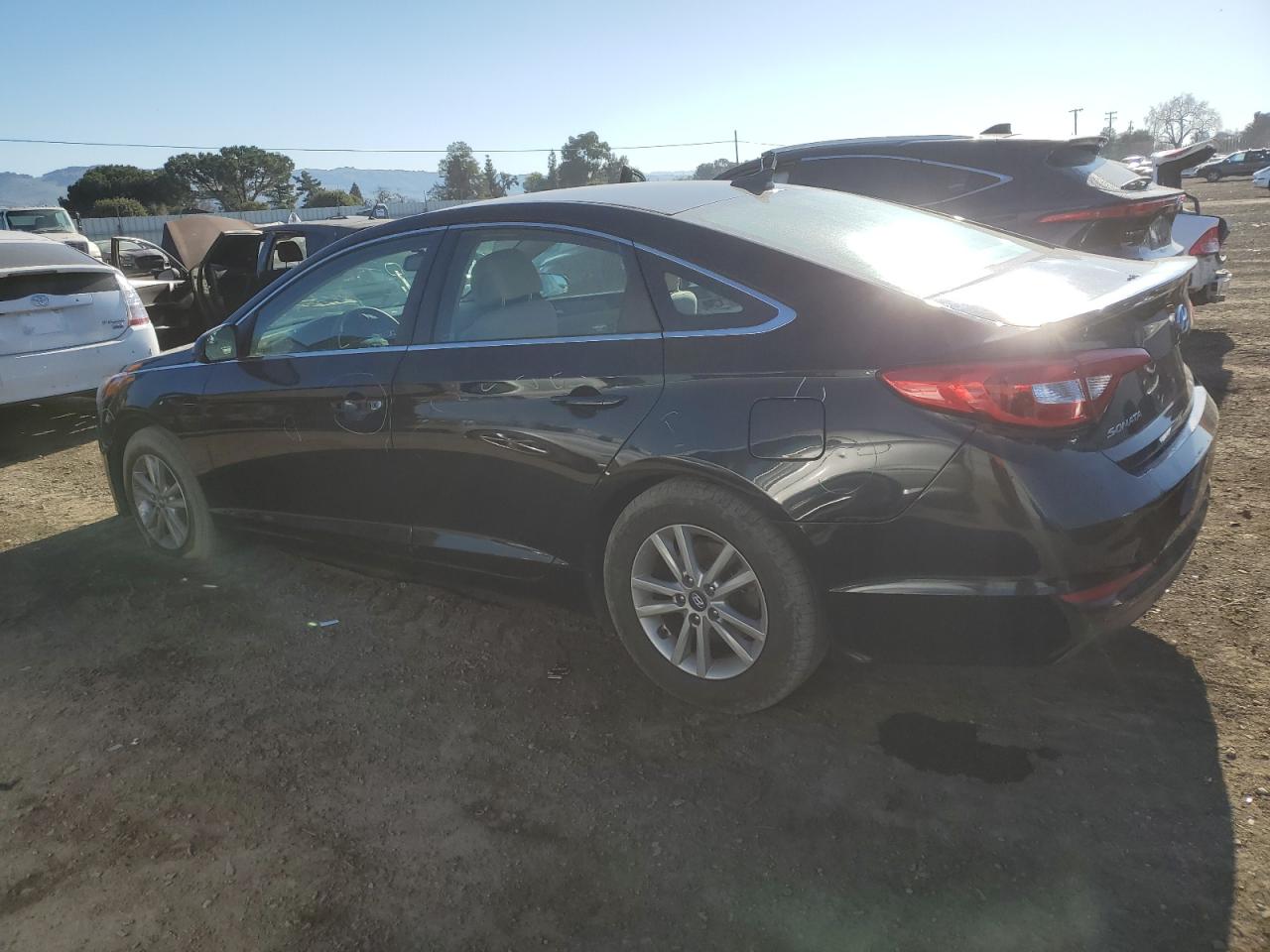 2016 Hyundai Sonata - Image 2