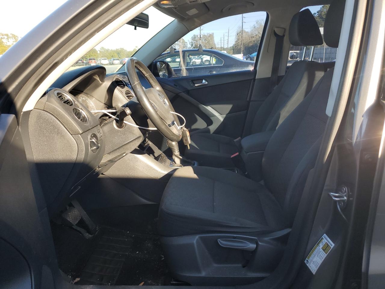2015 Volkswagen Tiguan - Image 7