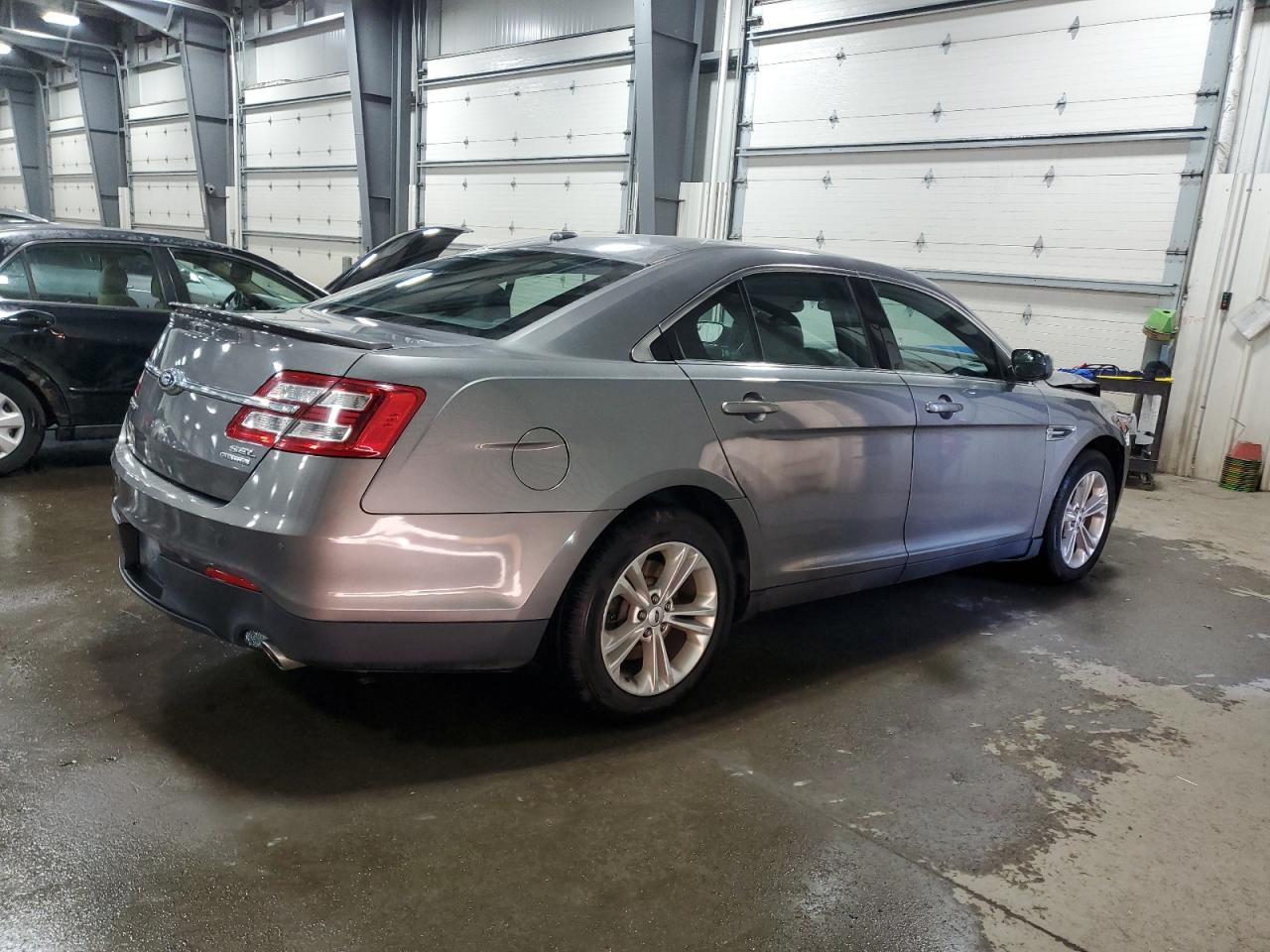 2014 Ford Taurus - Image 3