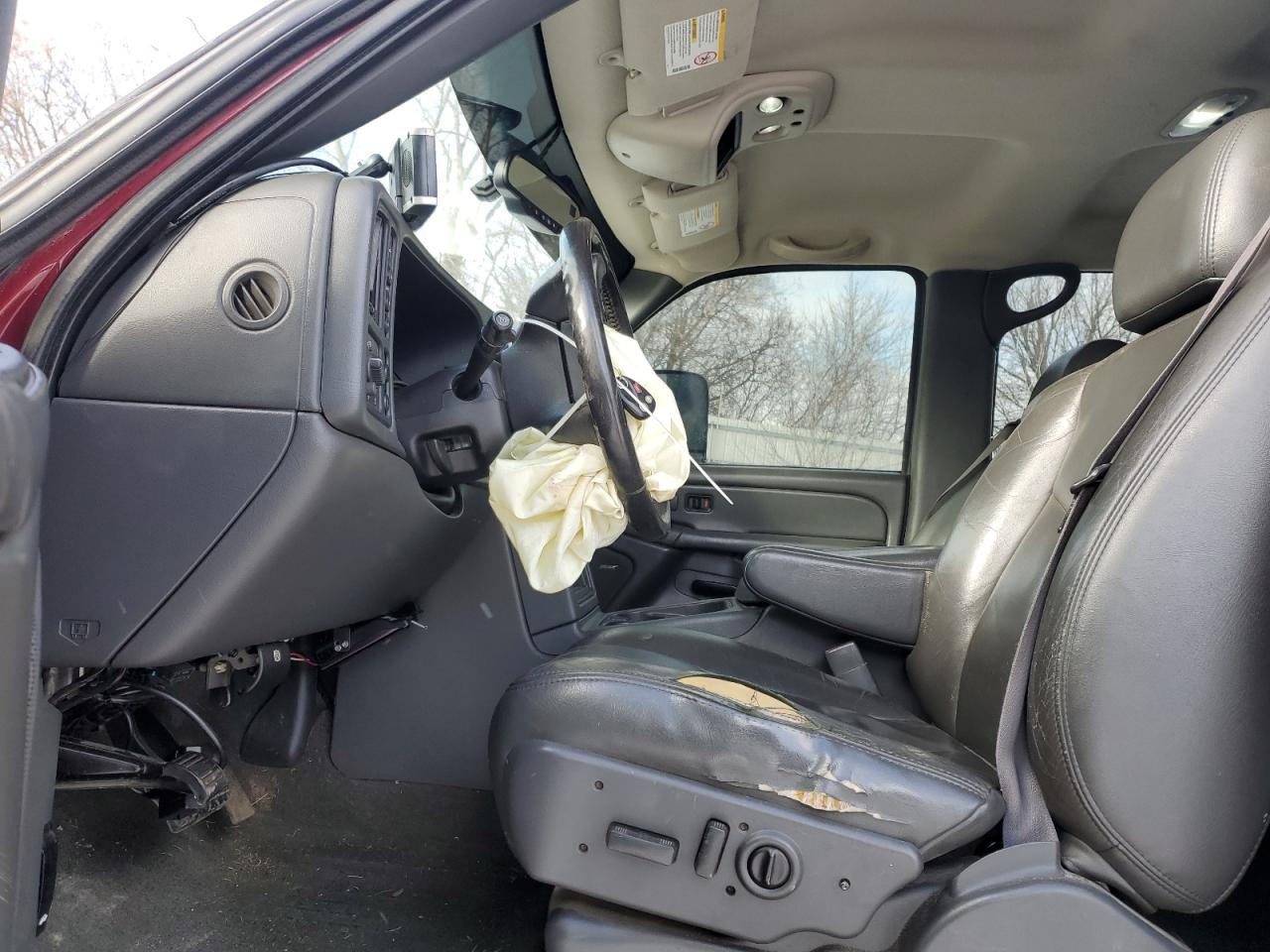 2006 Chevrolet Silverado - Image 7